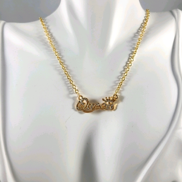 Queen Emblem Necklace - Picture 6 of 8